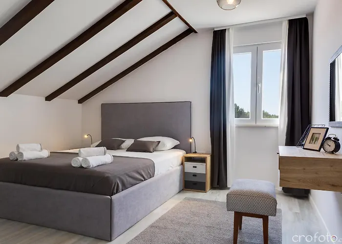 Вилла Grandfather's House *