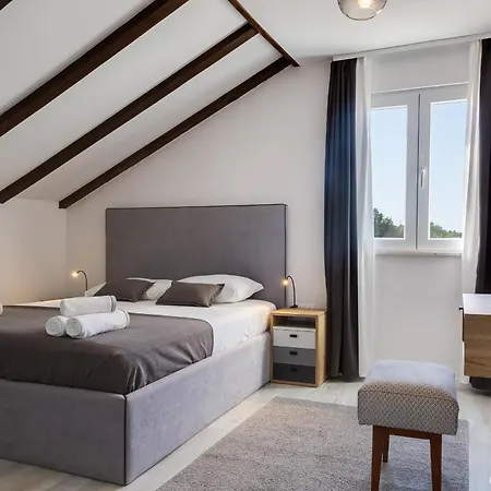 Βίλα Grandfather's House *