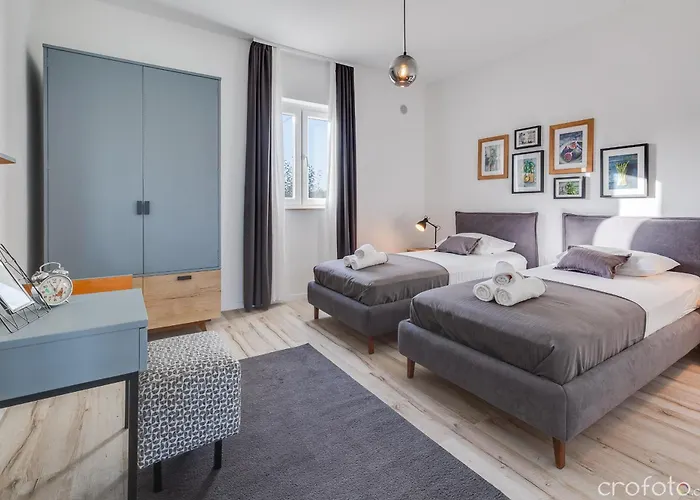 Vila Grandfather's House